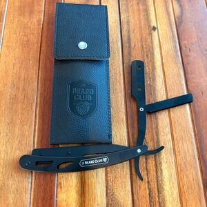The Beard Club Black Straight Razor with Case